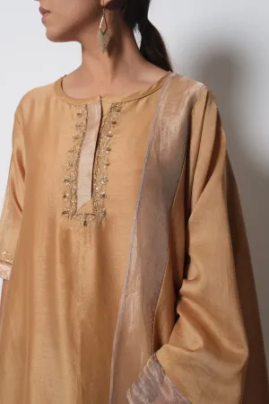 Bhavik Shah   I   Bellerose Kurta Full Set - Kurta, Stole, Pants, With Slip Kurta - Handwoven Chanderi Silk, Stole - Chanderi & Zari, Pants - Cotton Silk BEIGE CH-SK-BE-23