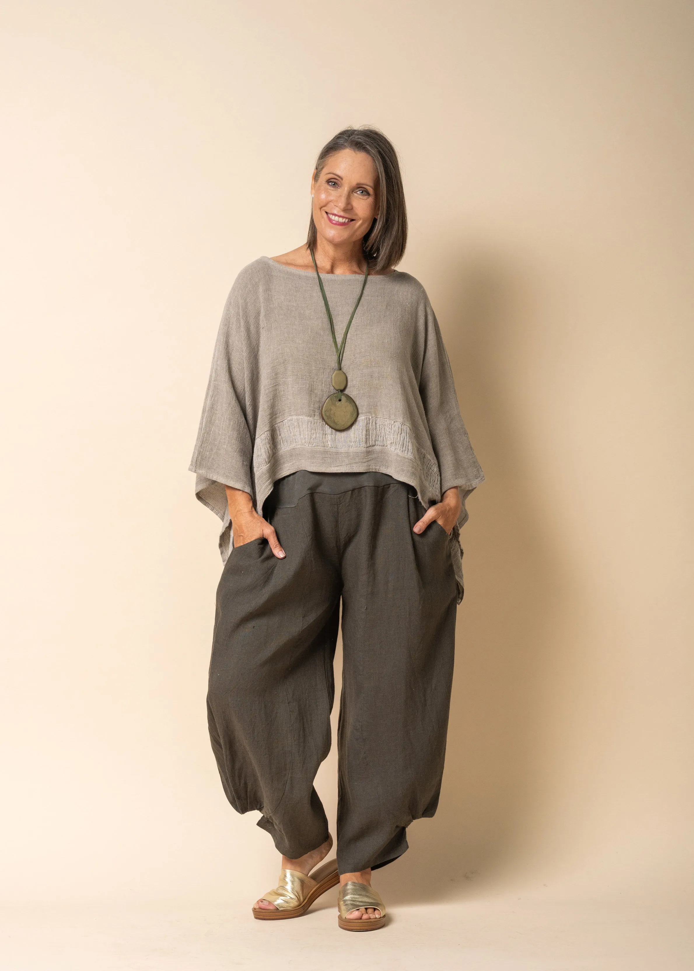 Bria Linen Blend Top in Mocha