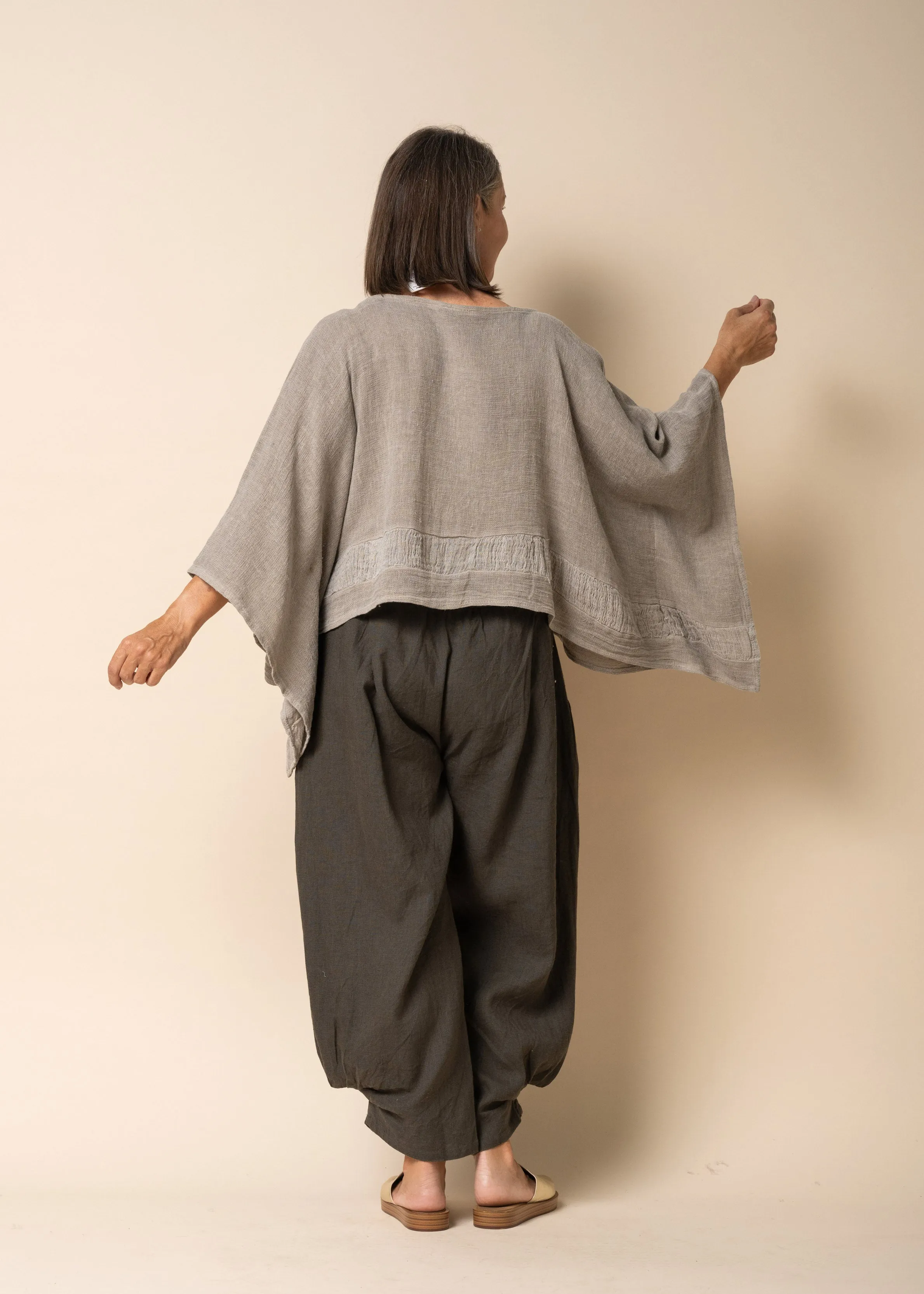 Bria Linen Blend Top in Mocha