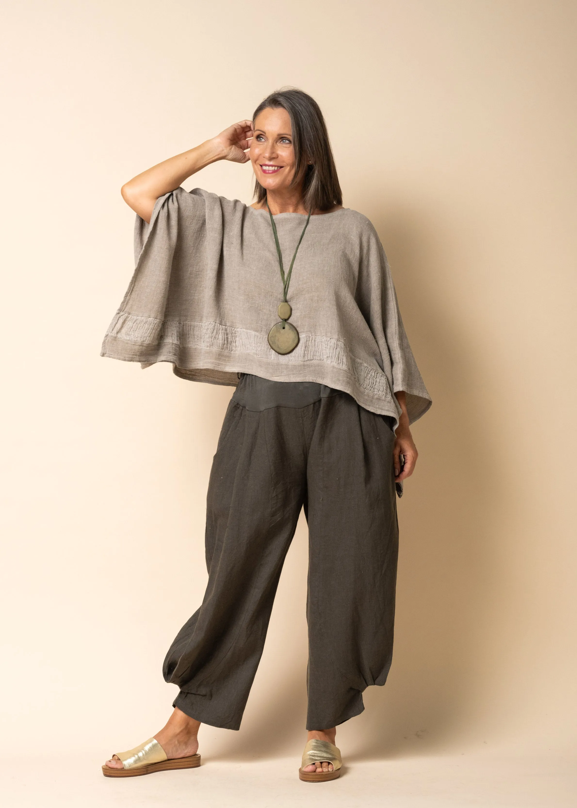Bria Linen Blend Top in Mocha