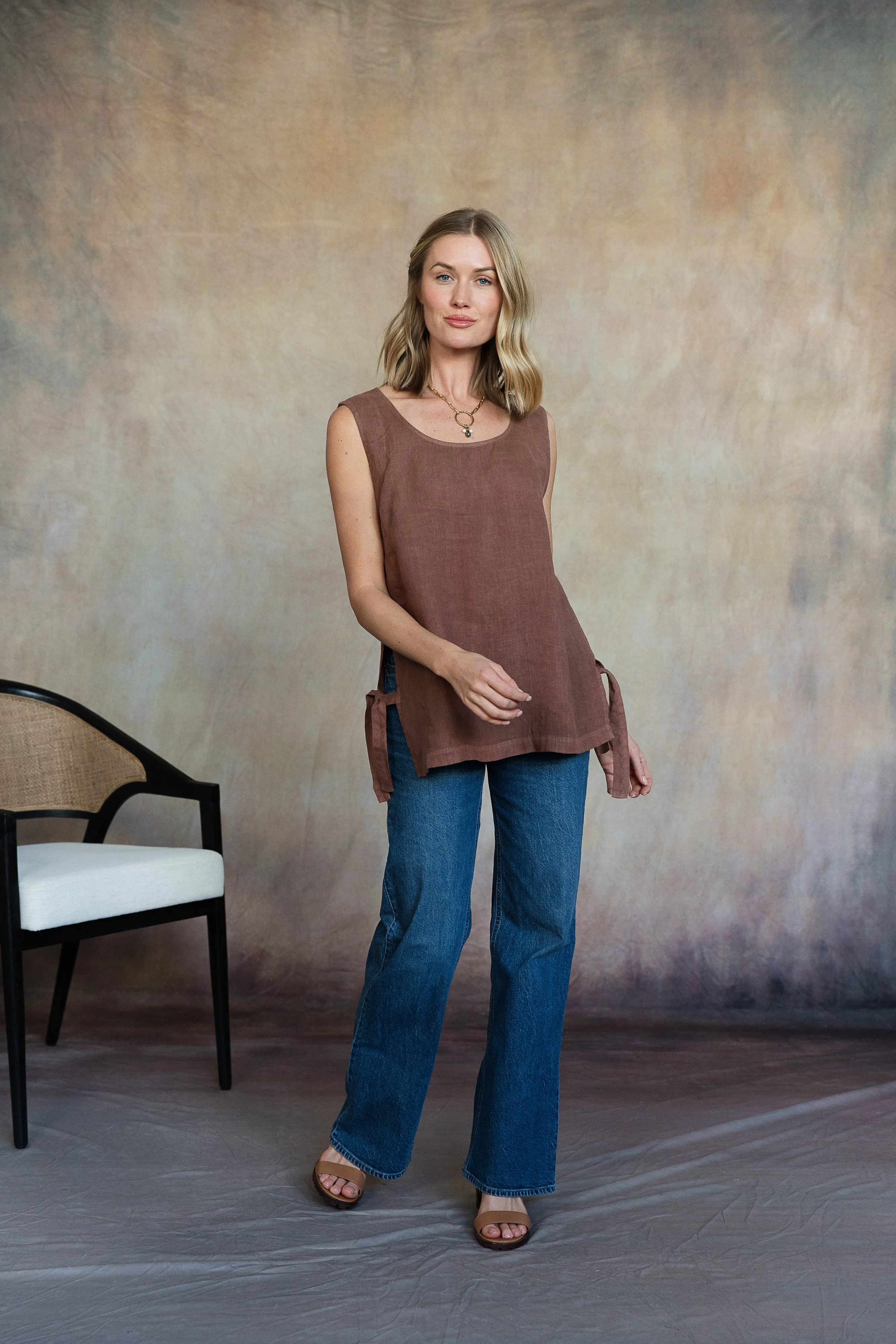 Brina Linen Top (Washed Espresso)