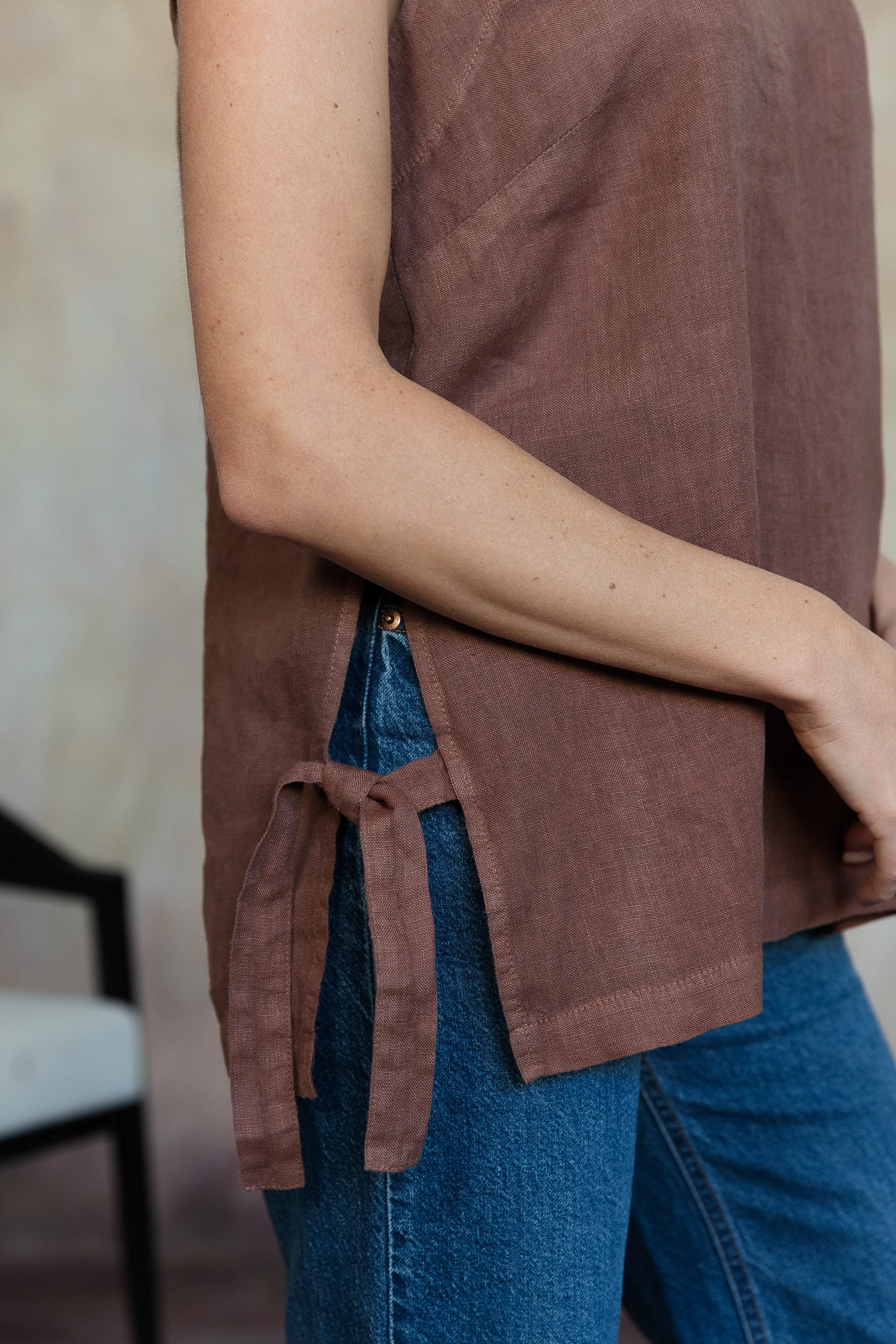 Brina Linen Top (Washed Espresso)