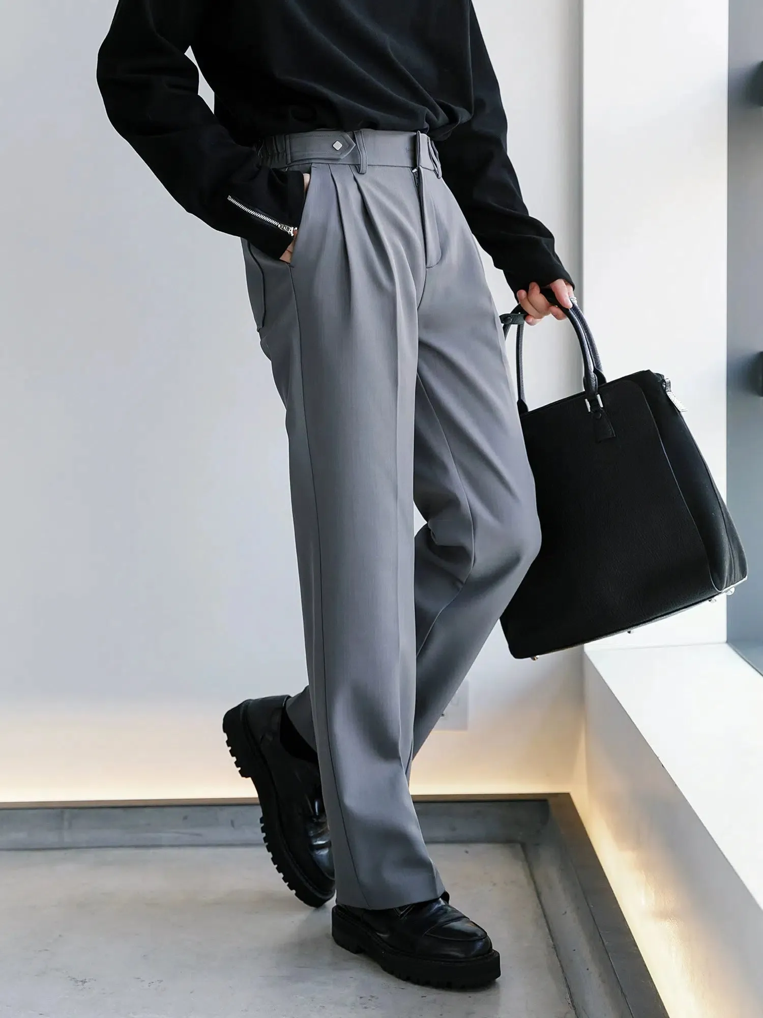 Classic Wide-Leg Pleated Pants