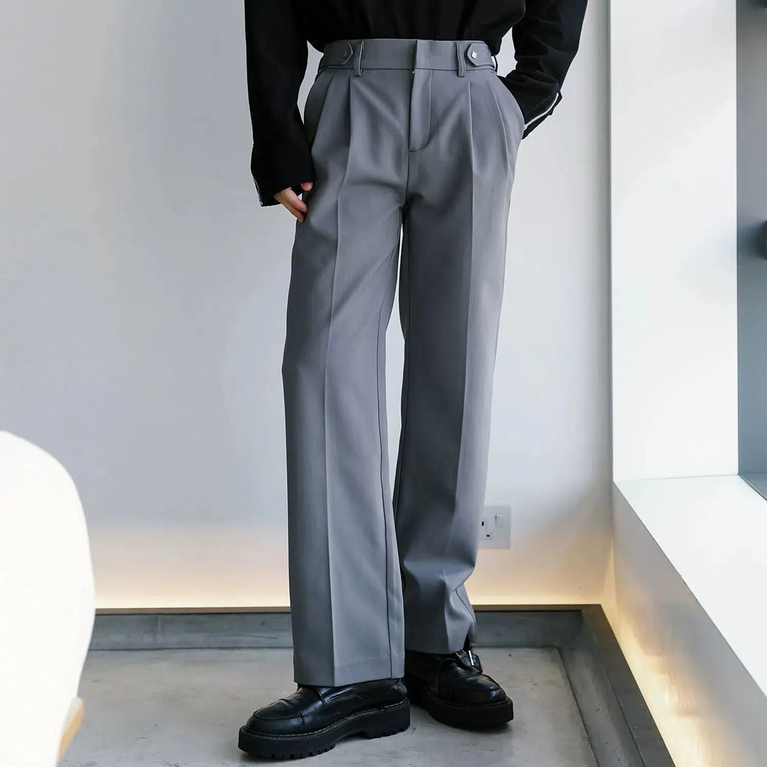 Classic Wide-Leg Pleated Pants