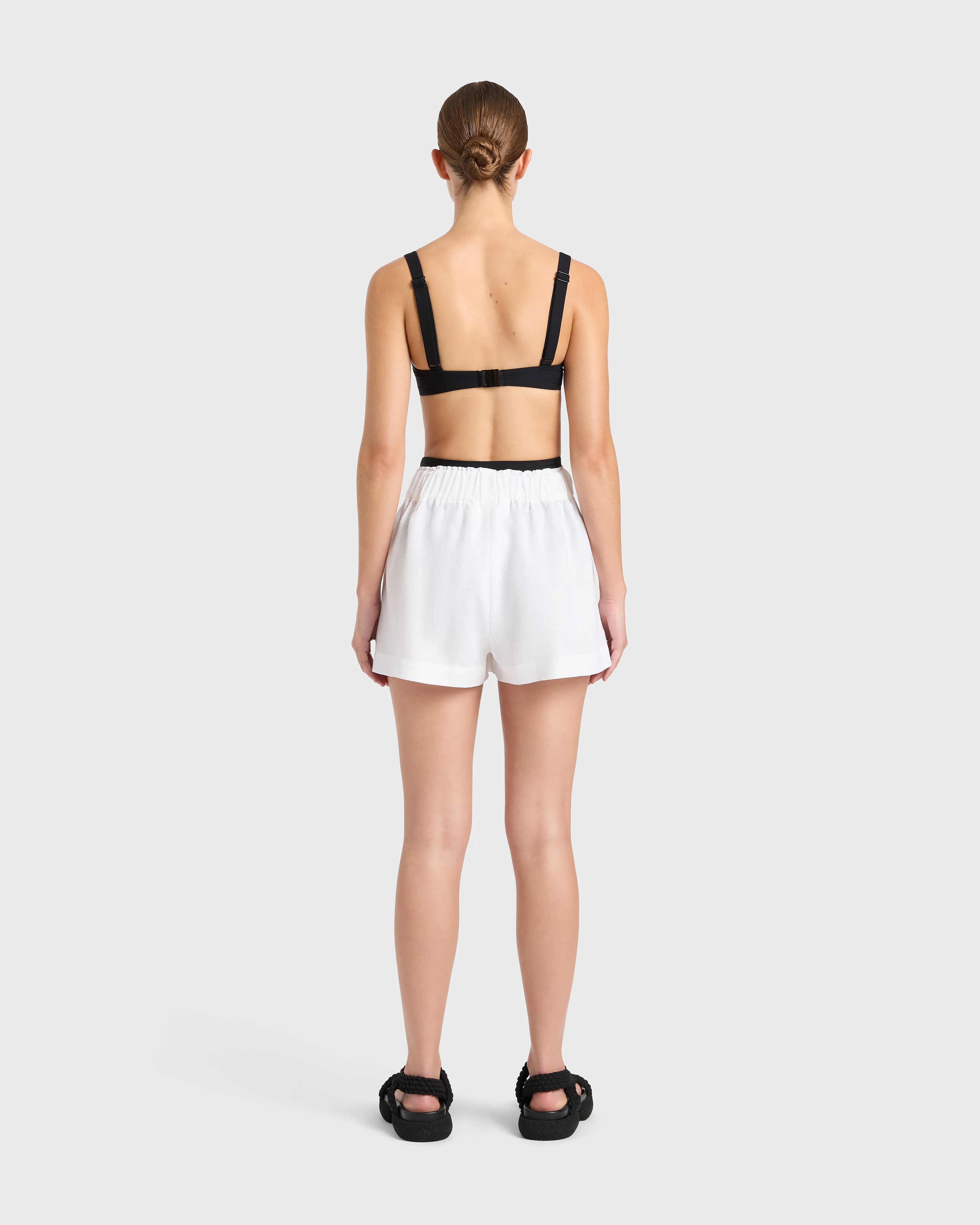 Leiden Universal Short - White
