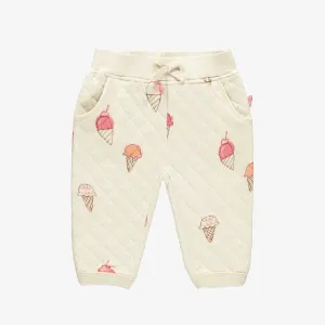 Pantalon coupe décontractée en jersey matelassé crème à motif de crèmes glacées, bébé || Cream colored quilted jersey pants with ice cream print, baby