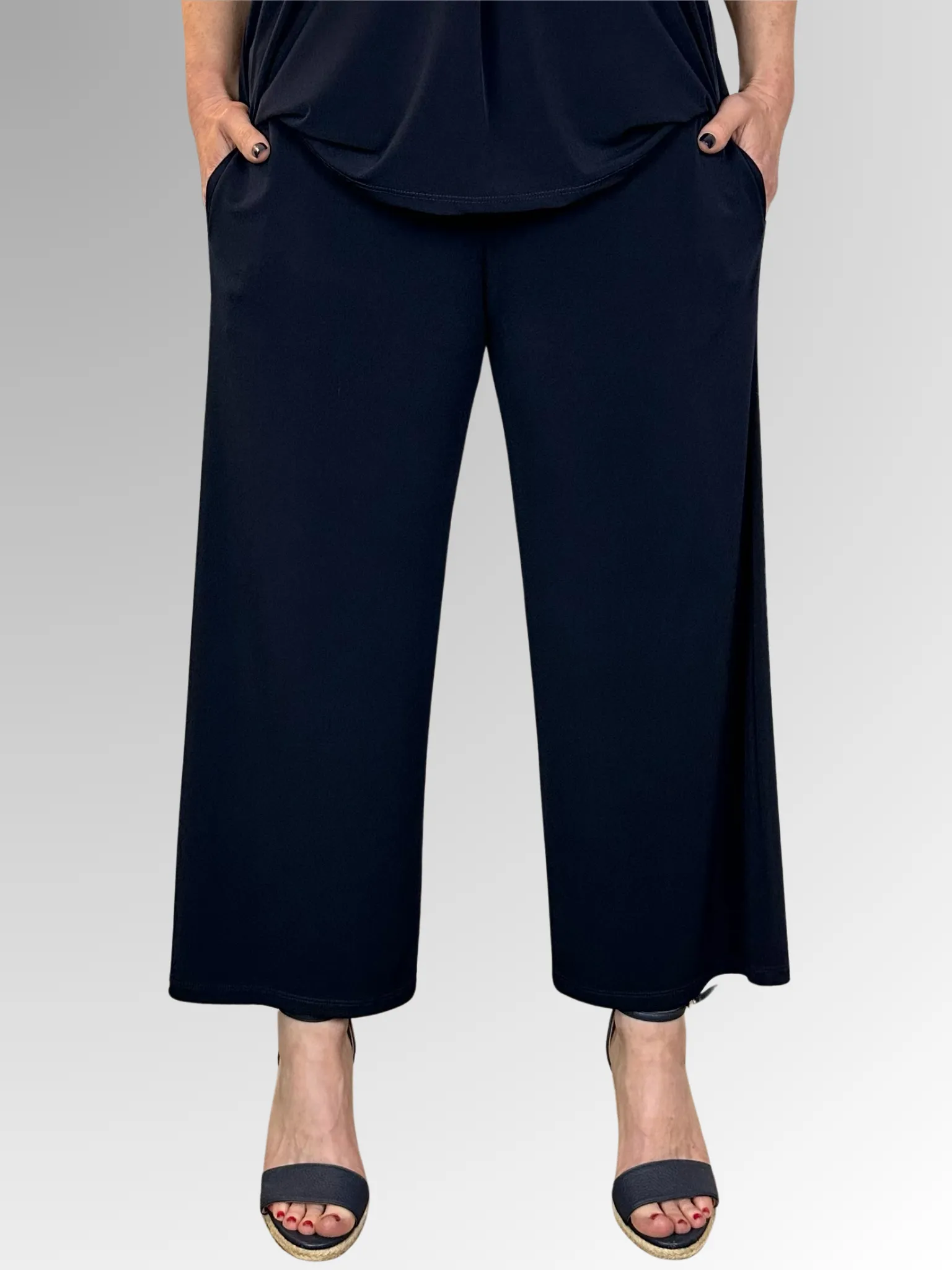 Philosophy ~ Navy Jersey Culotte (72413)