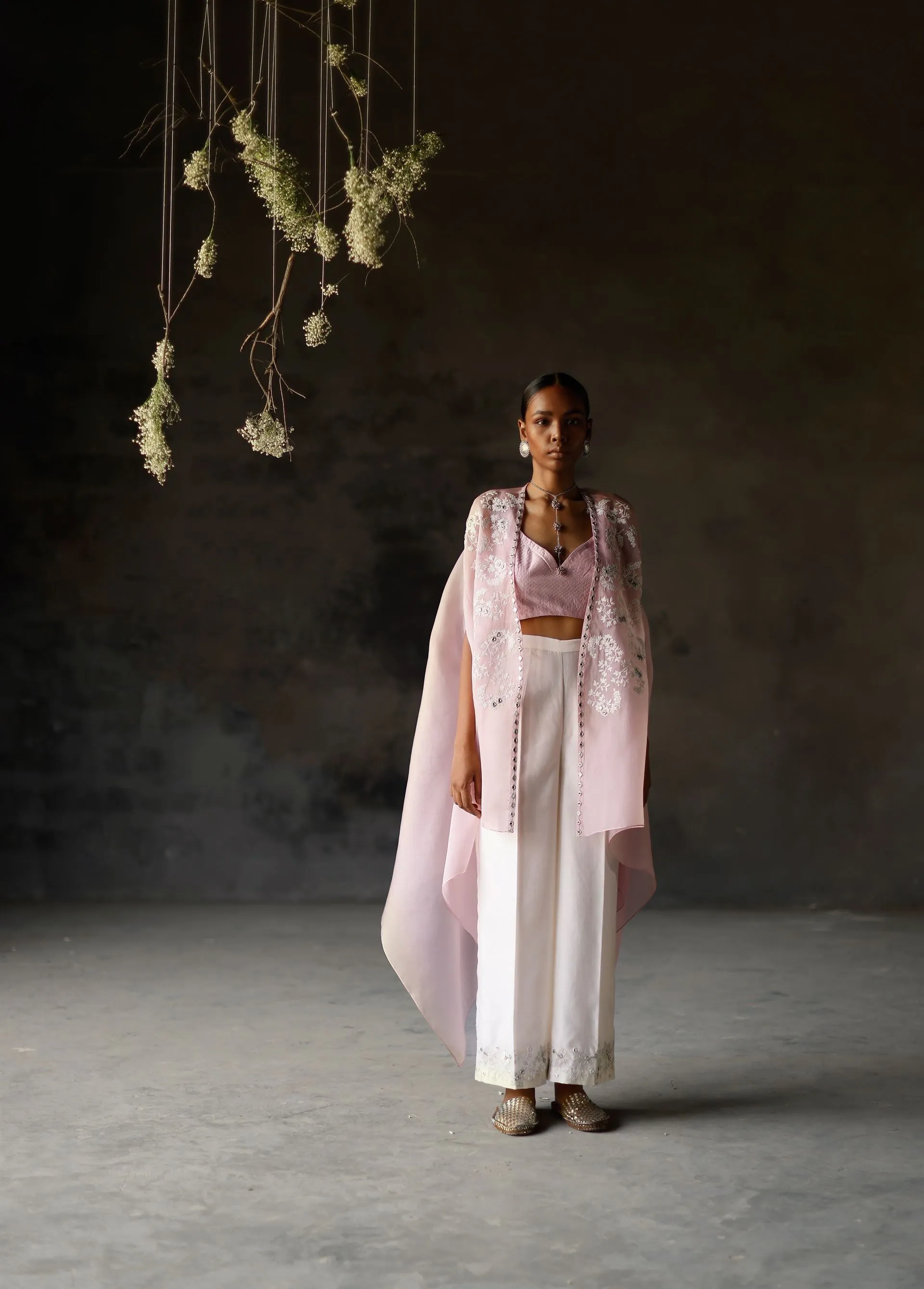Shikha Mehta Rihanna Jamuni Ruhee Cape Set Satin Organza Lilac Paak Ss24-Smjr15