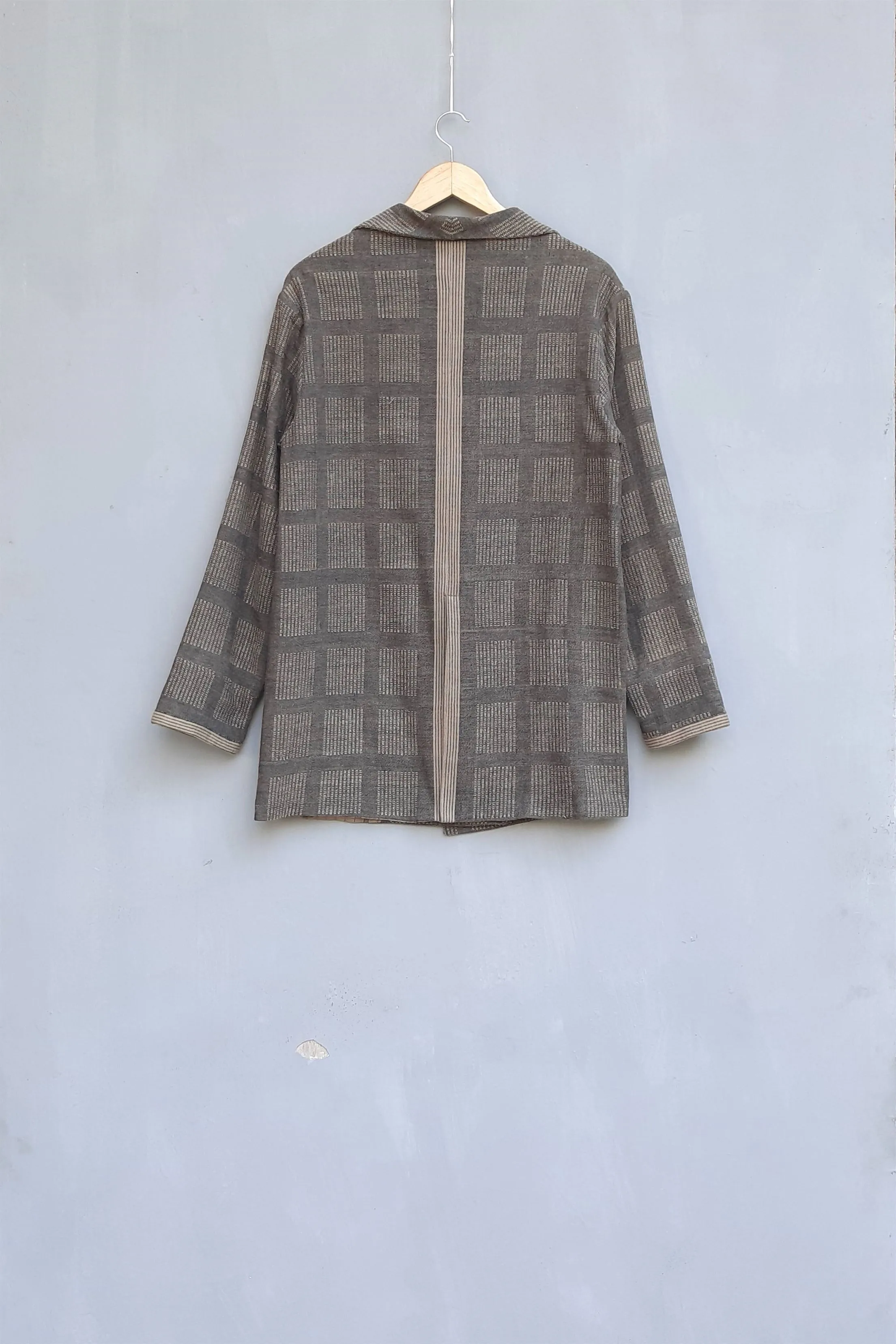Urvashi Kaur   I    Hong Kong CARBON  JACKET Hand Spun Cotton nude TESSELLATE- 64