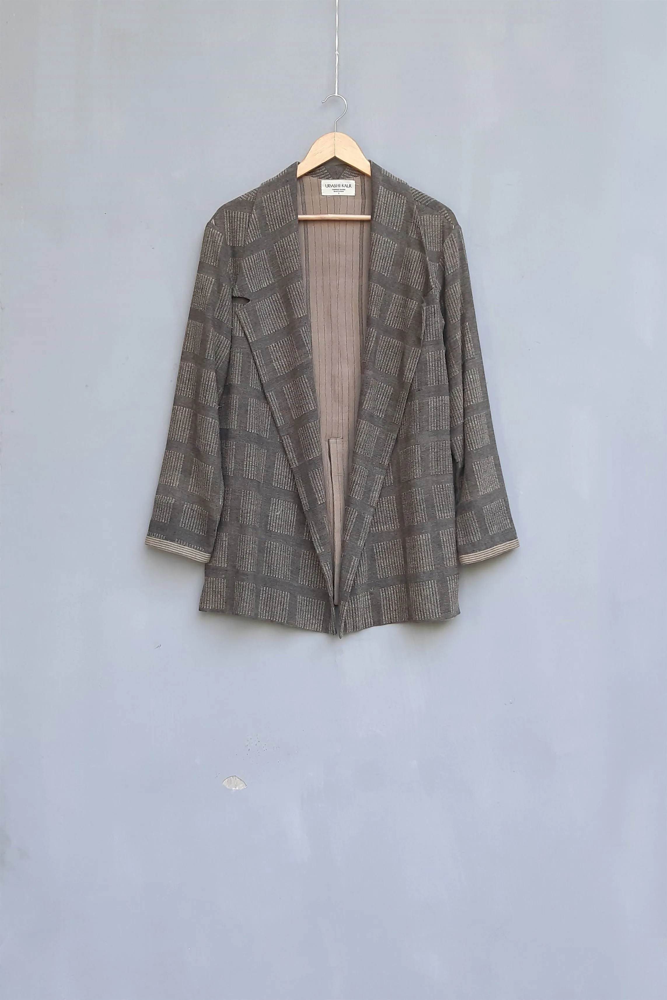 Urvashi Kaur   I    Hong Kong CARBON  JACKET Hand Spun Cotton nude TESSELLATE- 64