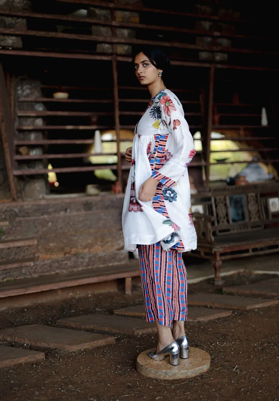 YAM   I  Mosman  GARDEN OF PARADISE SET KURTA SET PURE SILK HABUTAI WHITE Festive Collections YAMKU14